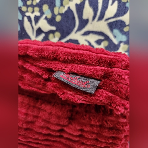 *Woolrich Women's Kinsdale Full Zip Corduroy Vest, Deep Ruby Medium - Picture 6 of 12